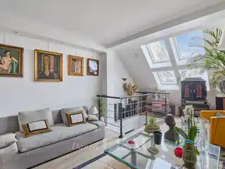Designer-renovated Duplex in Prime Location