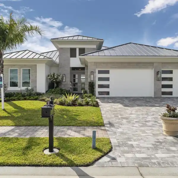 WELCOME TO A REALM OF LUXURY LIVING