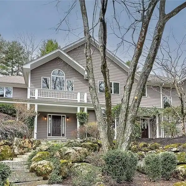 QUALITY-BUILT CUSTOM CONTEMPORARY COLONIAL