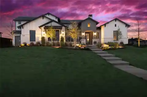 Beautiful Modern Farmhouse on Large Lot