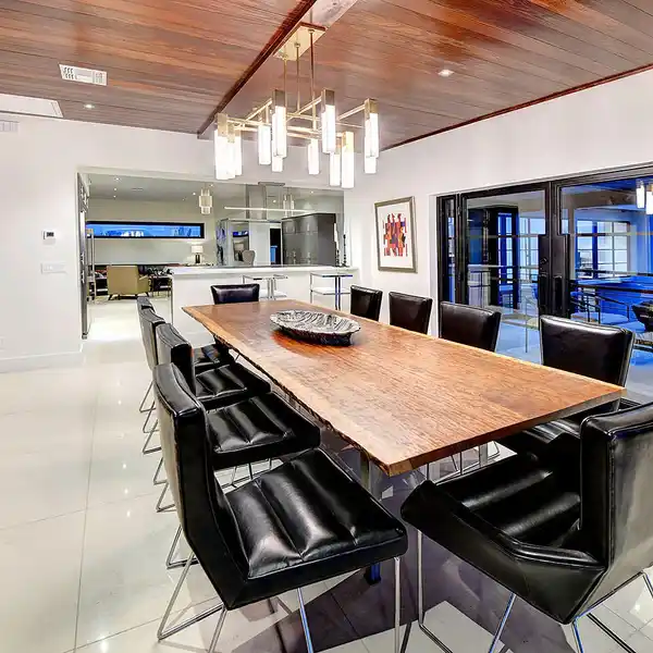 EXQUISITELY REIMAGINED CONTEMPORARY RESIDENCE
