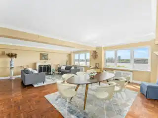 Tremendous Ten Facing the River