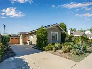 Rose Park Estate with Adu and Private Driveway