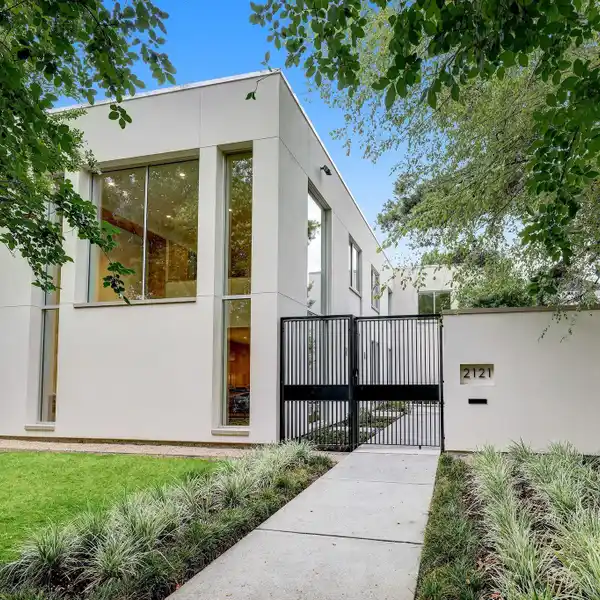 LOVELY SOFT CONTEMPORARY IN SOUTHAMPTON PLACE