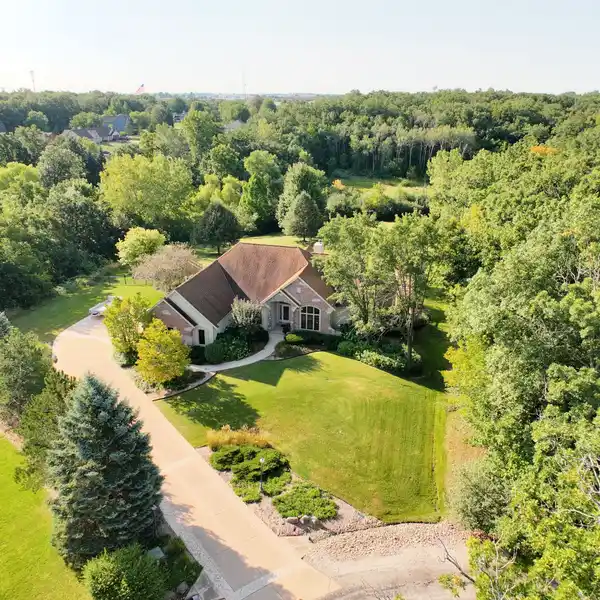SECLUDED EXECUTIVE WALK-OUT RANCH