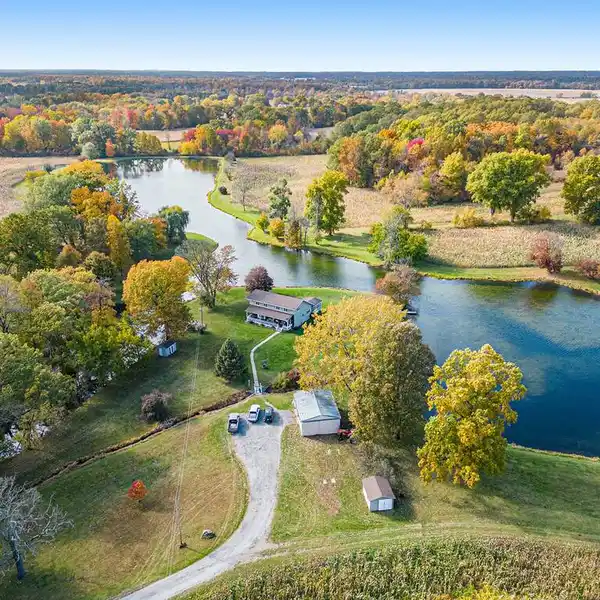 UNIQUE 107-ACRE PROPERTY WITH THREE HOMES