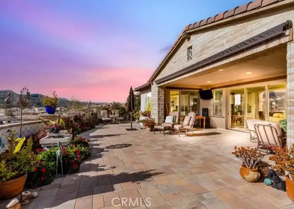 PREMIUM PROPERTY IN COVETED CORTESA