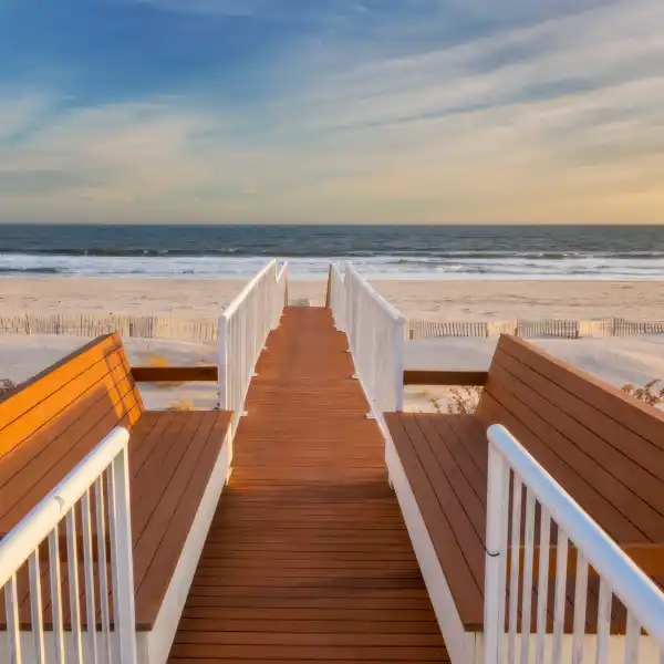 BEAUTIFULLY DESIGNED CONTEMPORARY RESIDENCE