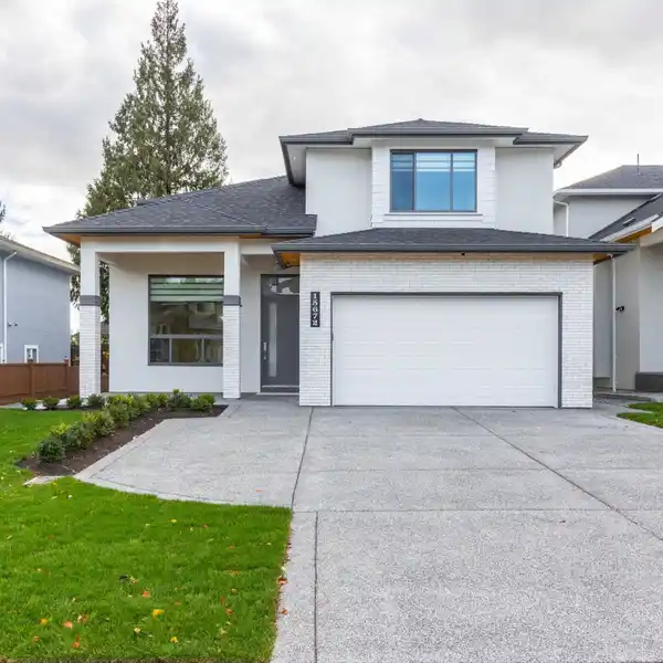 CUSTOM-BUILT ESTATE WITH GOURMET KITCHEN AND LUXE FEATURES