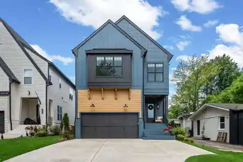 Welcome to 2414 Barclay Dr!