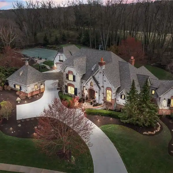 CUSTOM ONE-OWNER HOME ON 2.39 ACRES