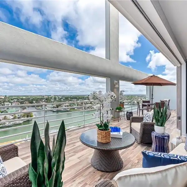 SPECTACULARLY RENOVATED SKY HOME AT THE TERRACES
