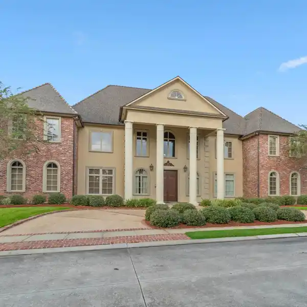 LUXURY AND ELEGANCE AT ITS FINEST