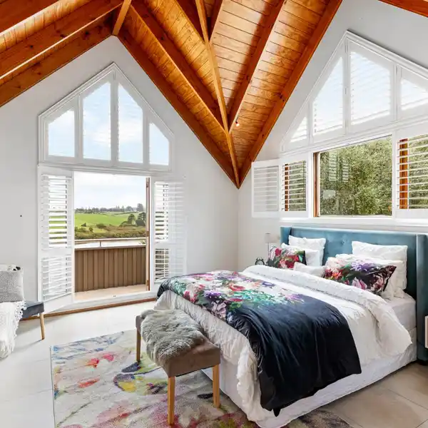 WATERFRONT LIFESTYLE RETREAT IN KARAKA