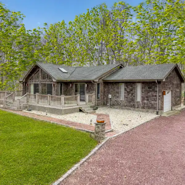 SPACIOUS RANCH-STYLE HOME