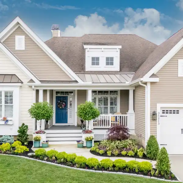 BEAUTIFUL RANCH HOME IN DESIRABLE BREAKWATER