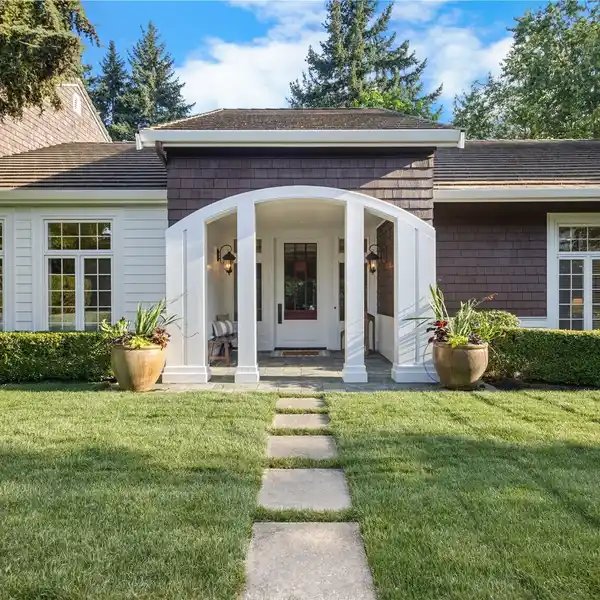 RESORT-STYLE LIVING WITH TIMELESS ELEGANCE