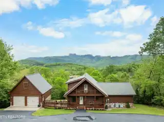 Breathtaking Mountain Retreat