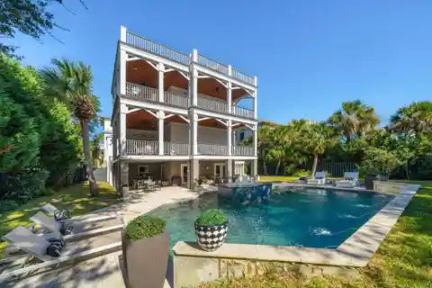 Upscale Six Bedroom Home with a Large Pool