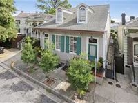 BEAUTIFUL RESTORED COTTAGE NEAR THE FRENCH QUARTER