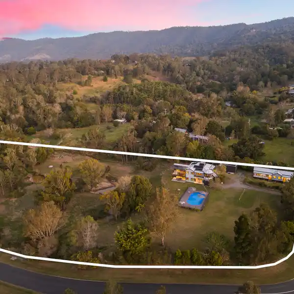 RENOVATED QUEENSLANDER WITH DUAL-LIVING FLEXIBILITY