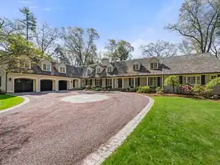 Refined Living in an Unparalleled Setting