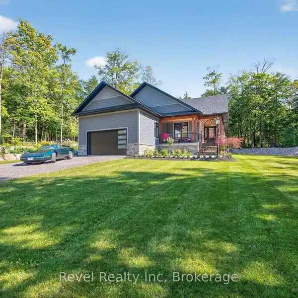 LUXURY LIVING IN EXCLUSIVE THUNDER BEACH