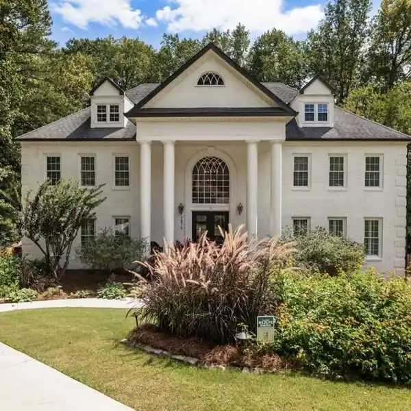 ONE-OF-A-KIND NORTHCLIFF ON THE RIVER ESTATE