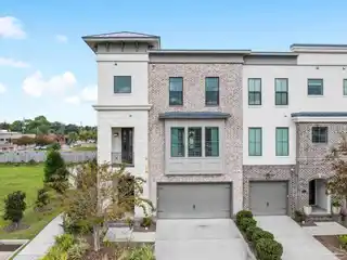 Modern Design with an Unbeatable Location