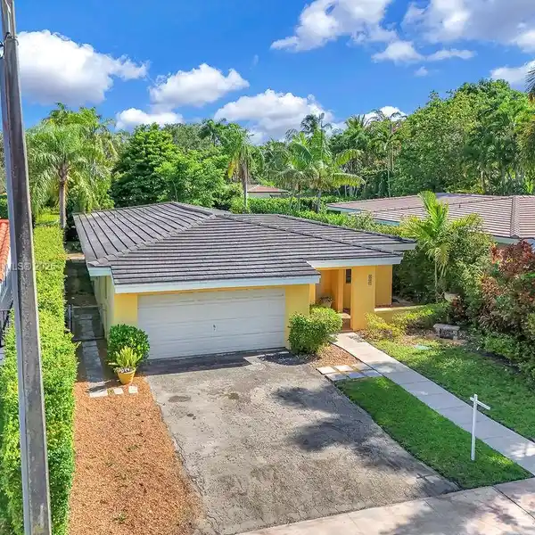 GREAT POTENTIAL IN A PRIME LOCATION