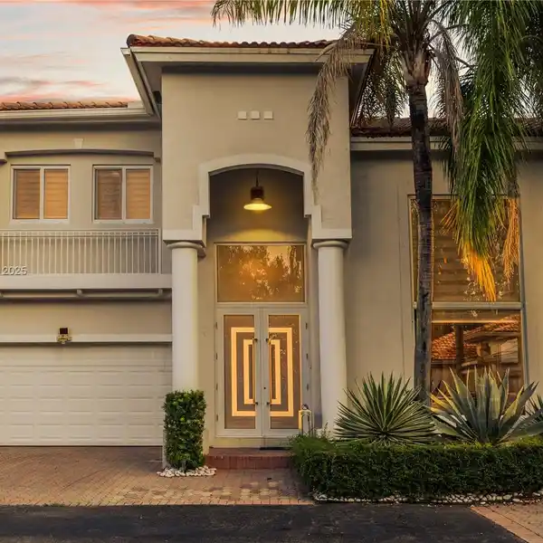 IMPECCABLE LUXURY HOME WITH LUSH LANDSCAPE