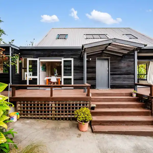 SUN-DRENCHED LIVING IN REMUERA’S FINEST POCKET