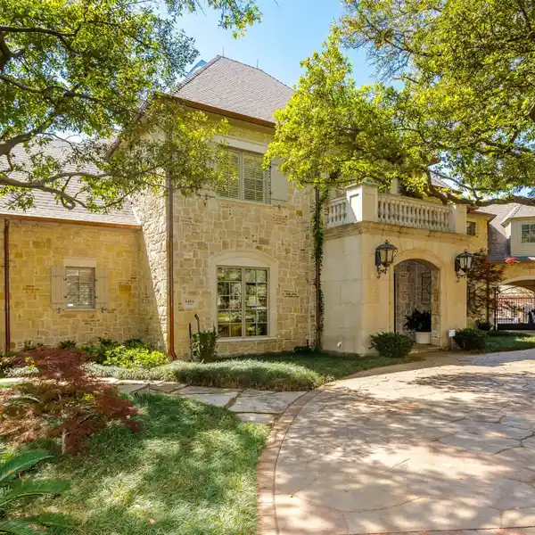 CORNERSTONE PROPERTY IN PRESTON HOLLOW