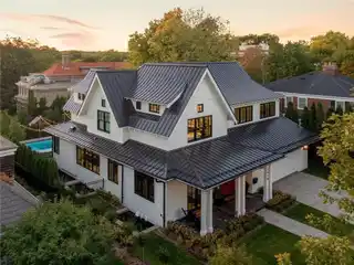 Sophisticated Yet Warm Modern Farmhouse