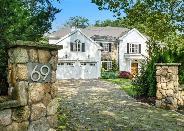 IMMACULATE COLONIAL ON A PRIVATE HALF ACRE