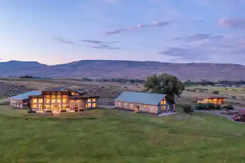 Rustic-Contemporary Estate on 35 Acres in Exclusive Horse River Ranch