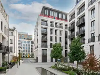 Spacious Apartment in the Exclusive Chelsea Barracks