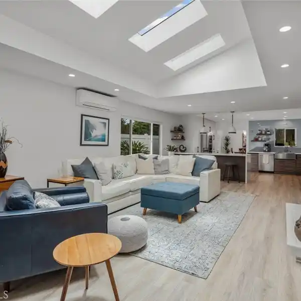 MID-CENTURY GEM WITH SALTWATER POOL PARADISE