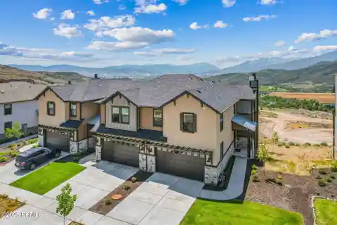 Turnkey Home with Magnificent Views