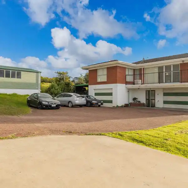 DAIRY FLAT LIFESTYLE OPPORTUNITY