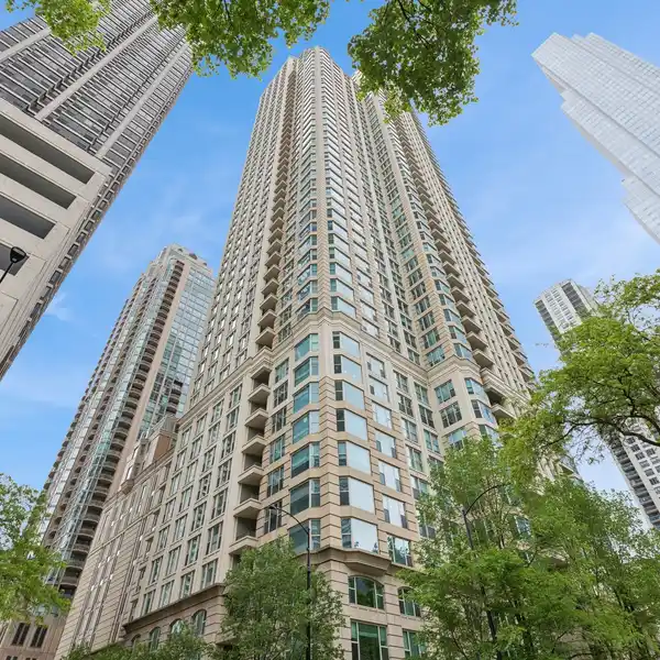 BEAUTIFULLY RENOVATED RESIDENCE AT THE FORDHAM