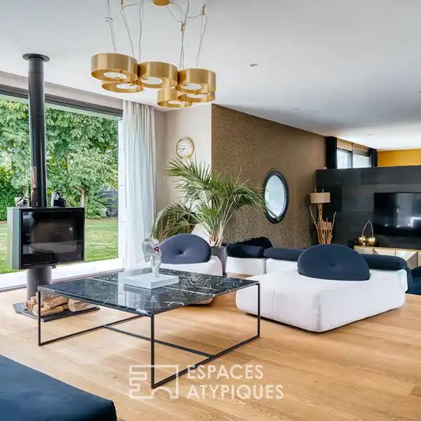 SUMPTUOUS ARCHITECT-DESIGNED VILLA