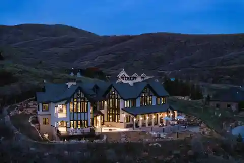 The Best of Mountain Living on the Hillside of Emigration Canyon