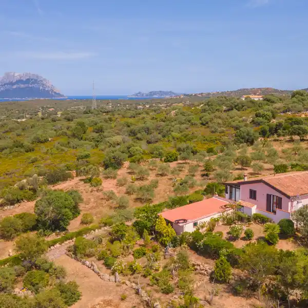 SIX BEDROOM VILLA IN A SERENE SETTING WITH AMAZING VIEWS
