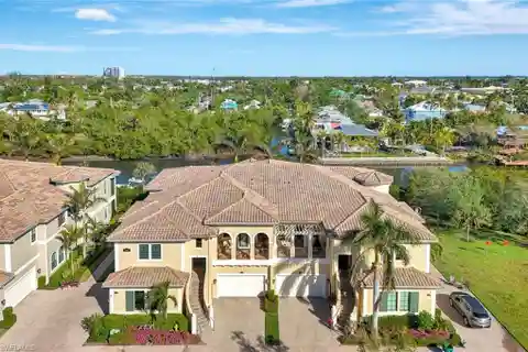 Exceptional First-floor Coach Home at Regatta Landing