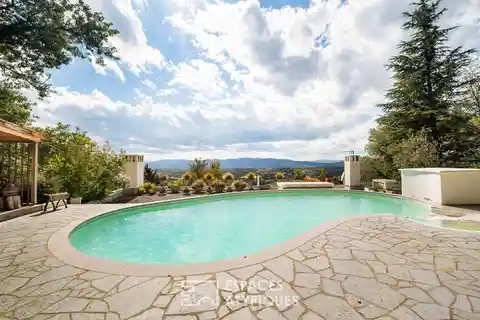 Extraordinary Residence in the Heights of Limonest