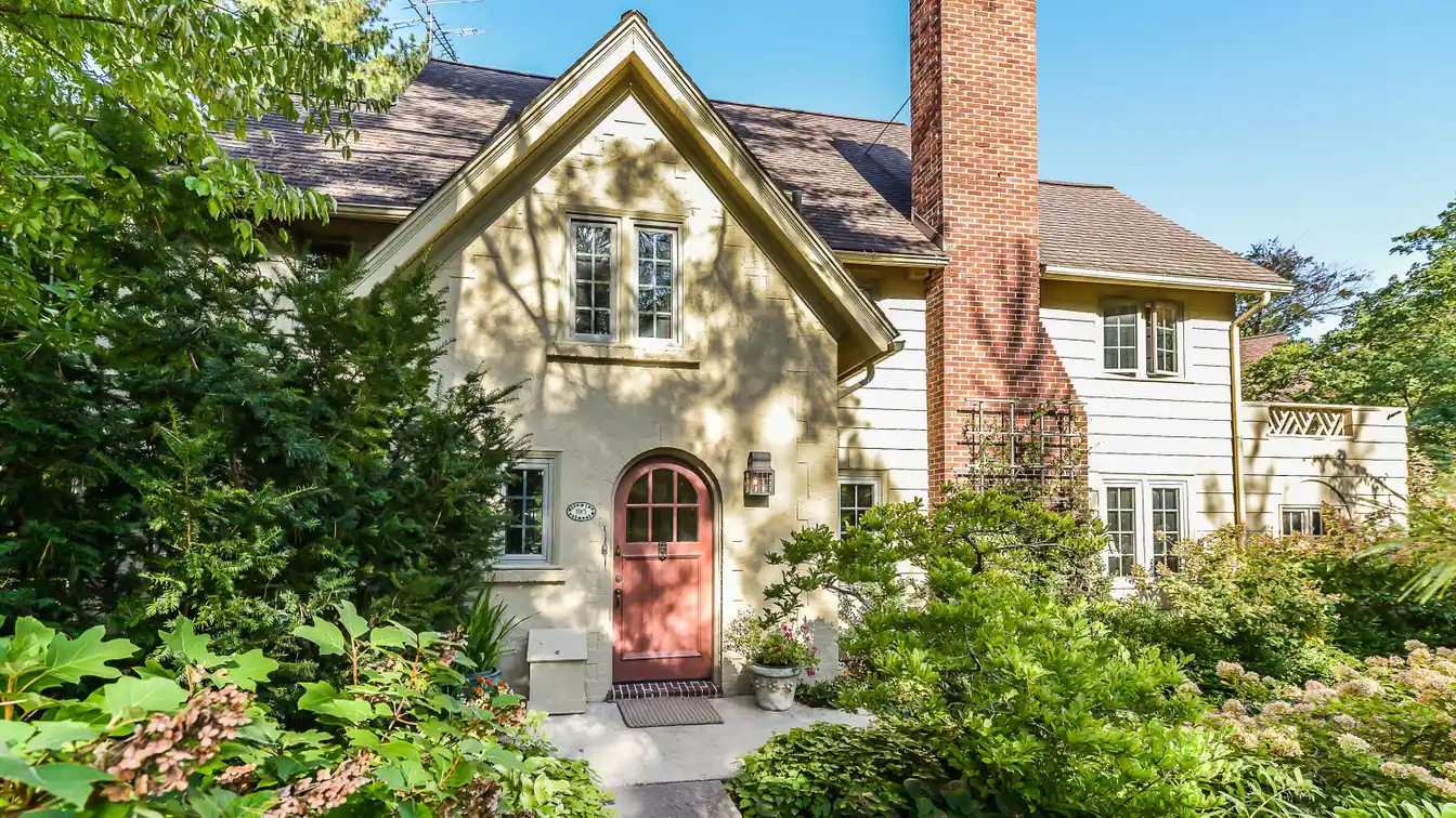 Charming Ives Woods Home