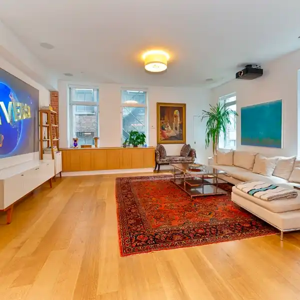 TWO BEDROOM WITH PRIVATE PARKING SPOT AT CARRIAGE HOUSE