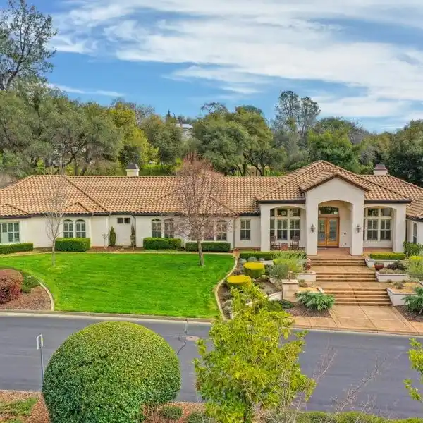 SOUGHT-AFTER CUSTOM SINGLE-STORY HOME