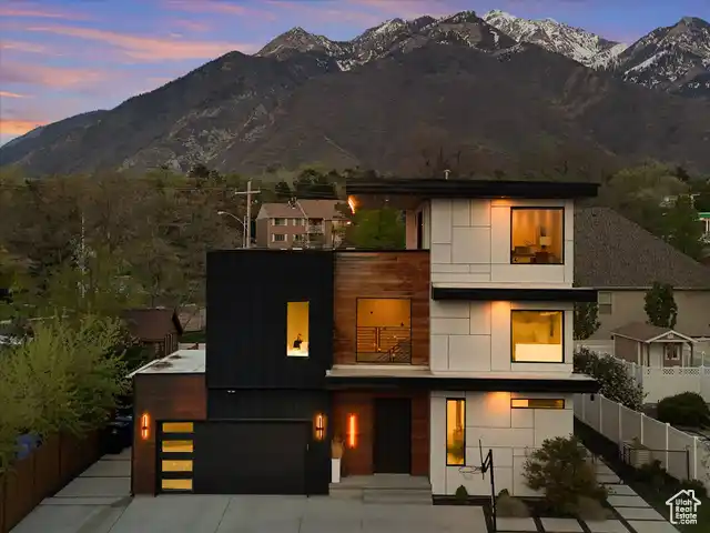 Fresh and Distinctive Modern Home